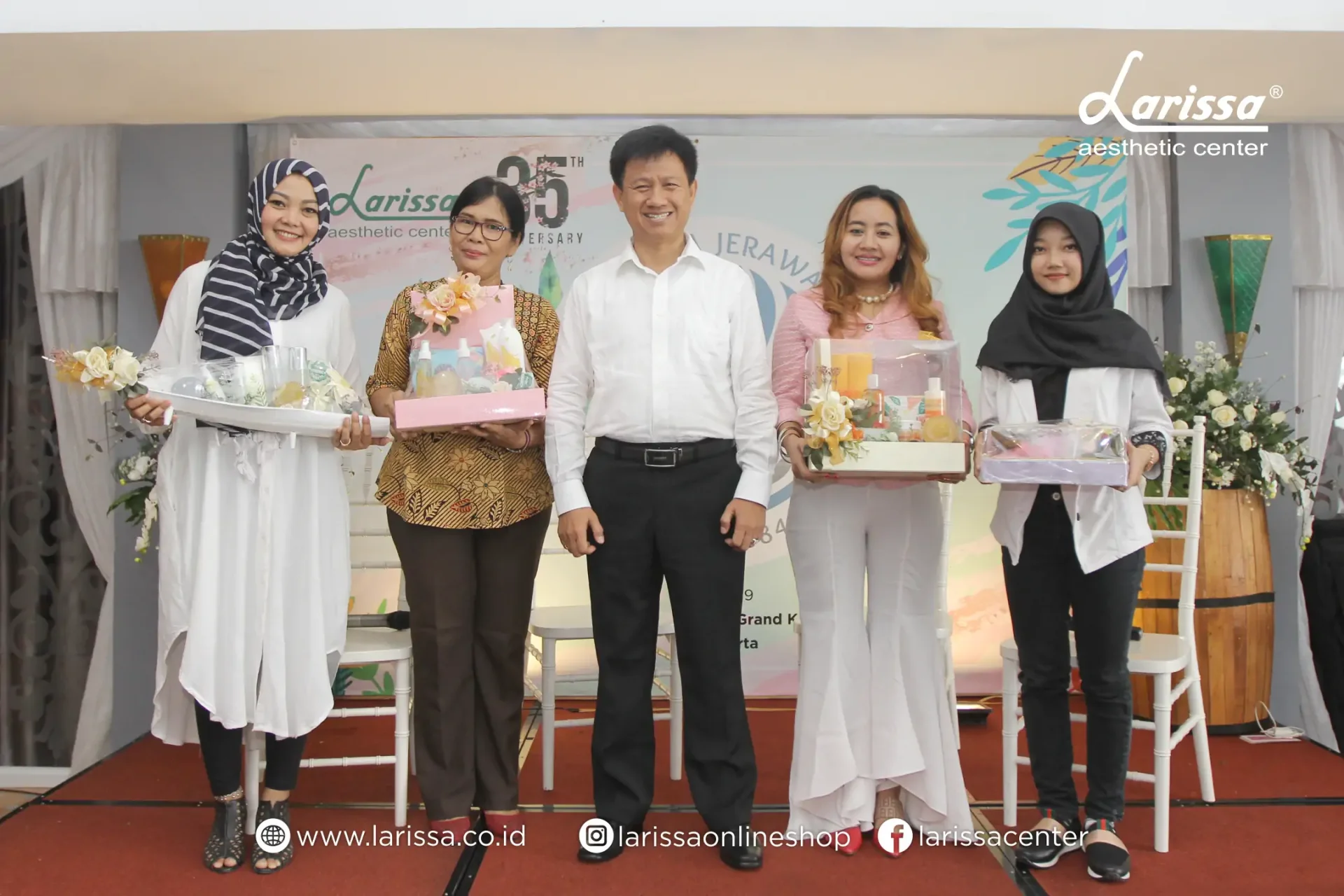 Launching Kilau Larissa Bertabur Hadiah Dan Re-Launching Komunitas Kulit Sehat Larissa